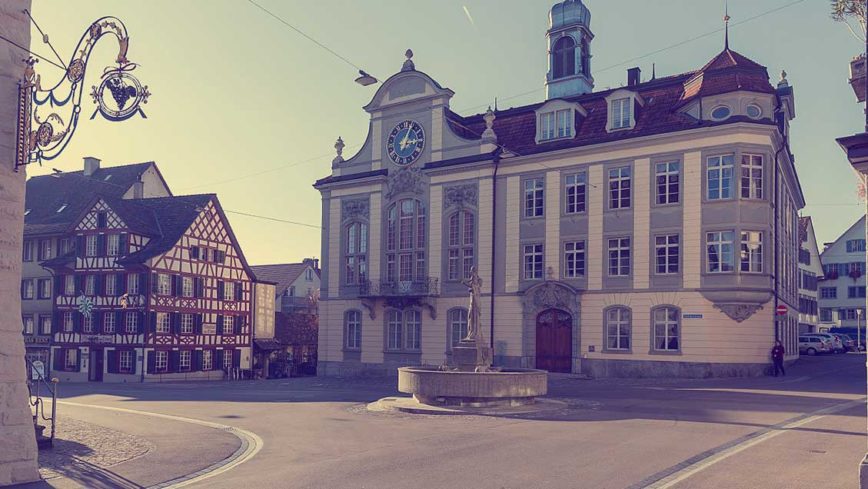 Weinfelden: Rathaus, Thomas-Bornhauserbrunnen und Wirtschaft zum Löwen